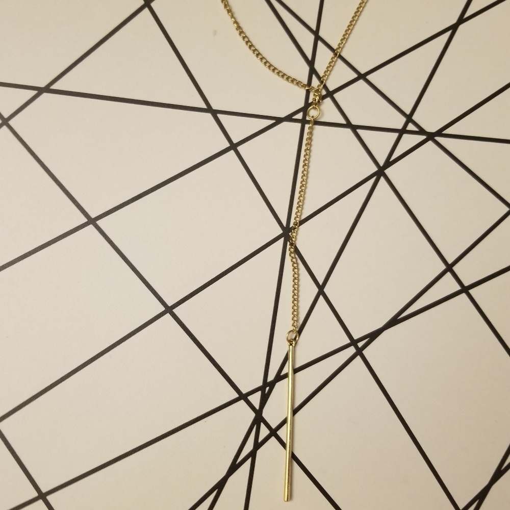 A gold necklace